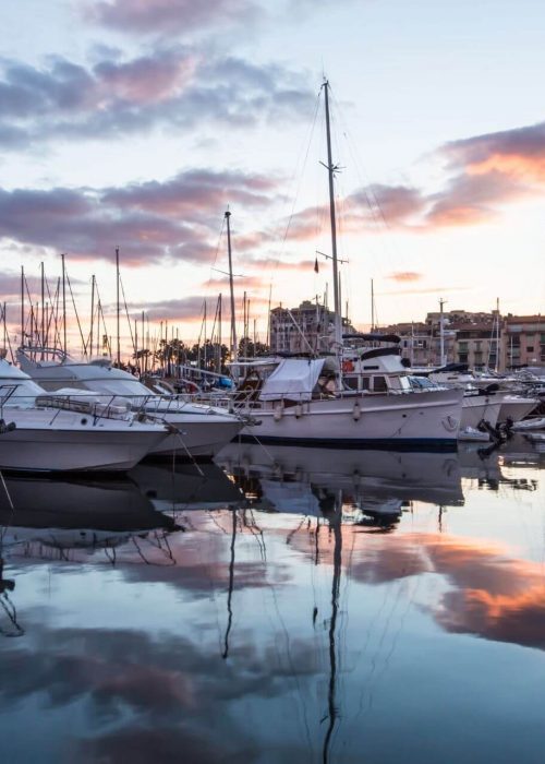 bateau et couché du soleil à cannes